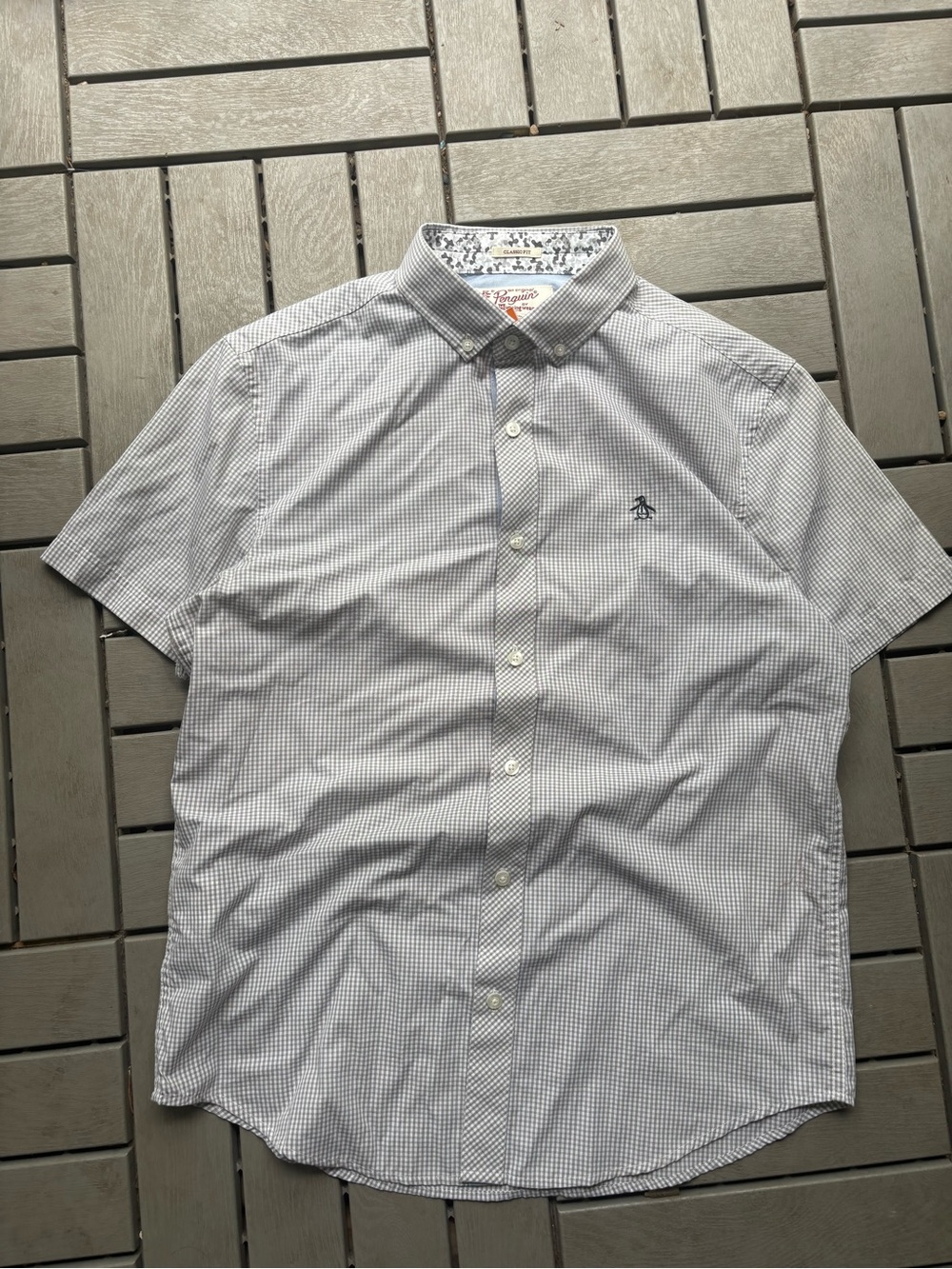 Men's Short-Sleeve Button-Down Shirt in checkered grey/white